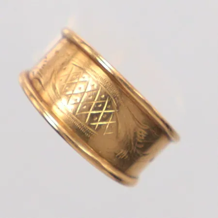 Ring stl. 16½, gravyr, 18K Vikt: 2,9 g