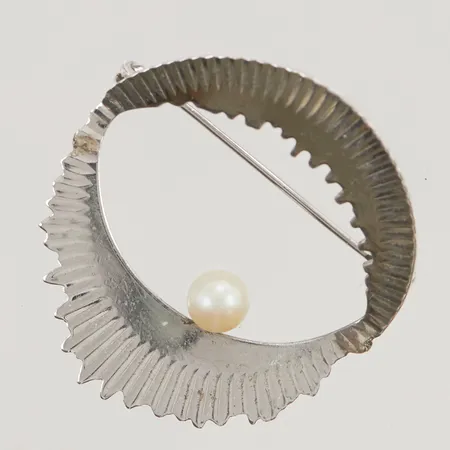Brosch med pärla, 37mm 925/1000 Silver 4,7g.