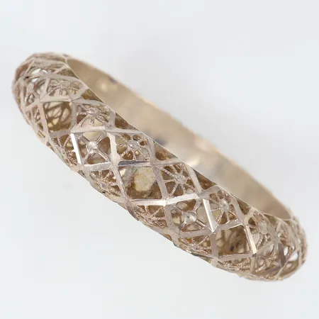 Armring genombruten dekor innermått ca 18,5cm Ø77,5mm bredd 15mm silver 925/1000 Vikt: 25,5 g