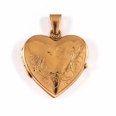 Medaljong fotogömma hjärta 25x31mm, gulnat glas invändigt, personlig gravyr, 18K 7,4g. 