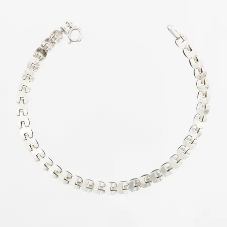 Armband längd 19cm, bredd 5mm, buckla vid lås, går ej att stänga, silver 835/1000 Vikt: 5,2 g
