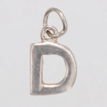 Hänge bokstaven D Svedbom längd 13mm, 925/1000 silver Vikt: 0,7 g
