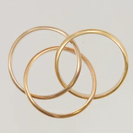 Ring ca stl:17¾ bredd 2,6mm italienska stämplar, trefärgad 18K 7,8g.