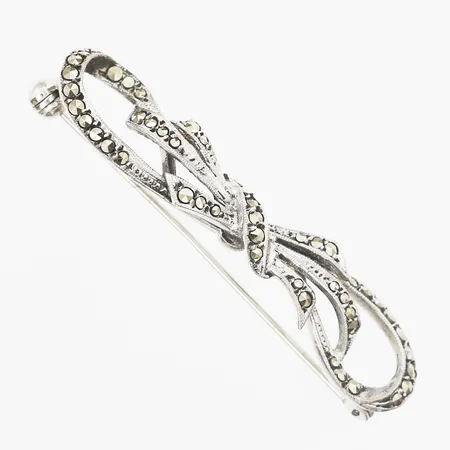 Brosch med markasiter längd 50mm, bredd 11mm, silver 830/1000 Vikt: 5,3 g
