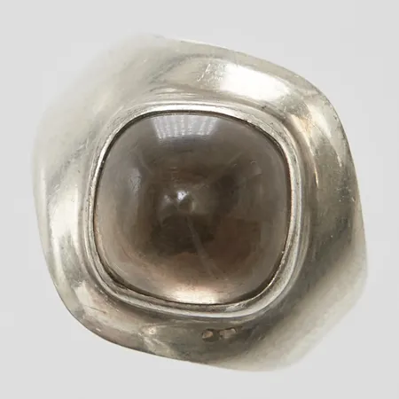 Ring med rökkvarts stl:17, bredd 3,5-17mm, höjd 10mm, Gussi, 925/1000 silver Vikt: 5,0g Vikt: 5 g