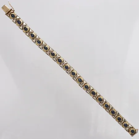 Armband troligen cabochonslipade safirer längd 19cm, bredd 8,8mm, 18K Vikt: 24,4 g