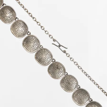 Collier Atelier Borgila år 1956, längd 46,5cm, bredd 3,5-18mm, silver 925/1000 Vikt: 27,9 g