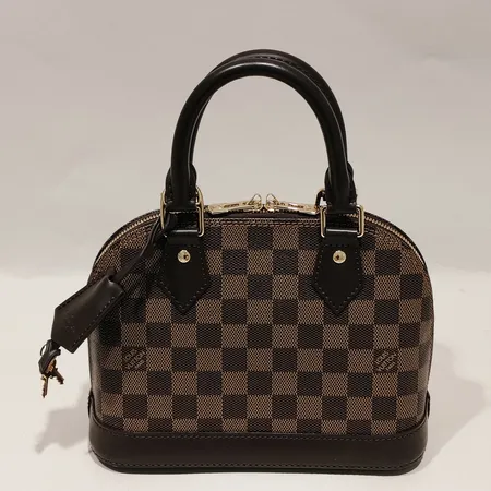 Väska Louis Vuitton Alma BB Damier Ebene Canvas N41221 mått 23,5x17,5x11,5 cm avtagbar axelrem, lås med nycklar, dustbag och box, minimala bruksspår
