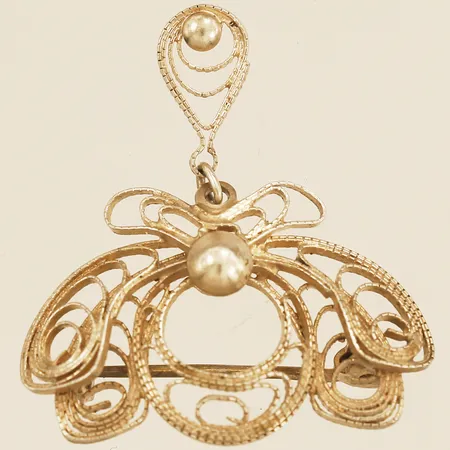 Brosch med filigranarbete längd 30mm bredd 27mm 835/1000 silver Vikt: 2,3 g