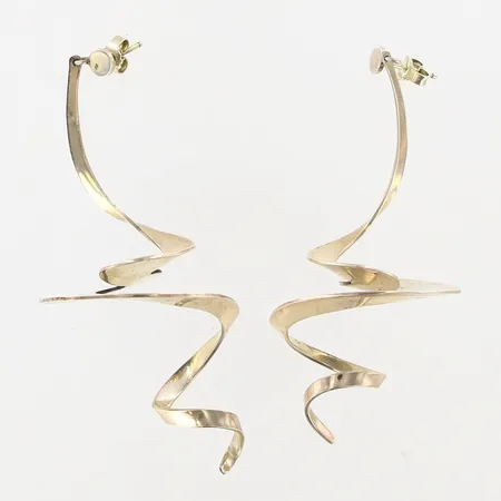 Ett par silverörhängen, Georg Jensen Möbius, ca75mm, bredd: 30mm, etui, 925/1000 silver Vikt: 15,8 g
