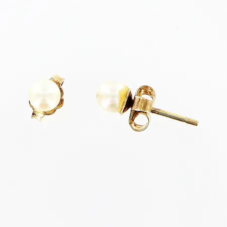 Pärlörhängen med odlade pärlor Ø4,3mm, ena pärlan skadad, 18K  Vikt: 1 g