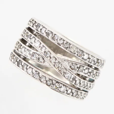 Ring med vita stenar stl:17 bredd: 10-12mm, silver 925/1000 Vikt: 8,5 g