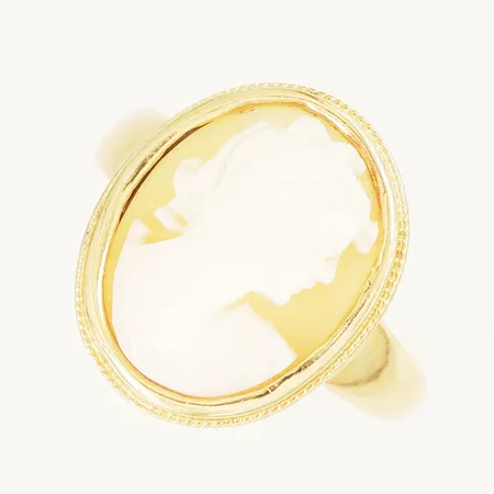 Ring camé stl:18½, bredd 17,5mm 18K Vikt: 2,9 g