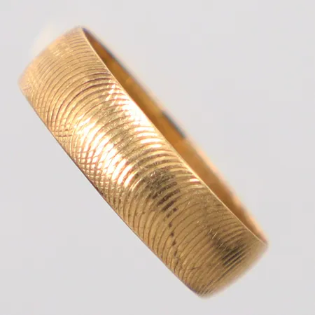 Ring stl.16½, bredd 5,1mm, 18K Vikt: 1,7 g