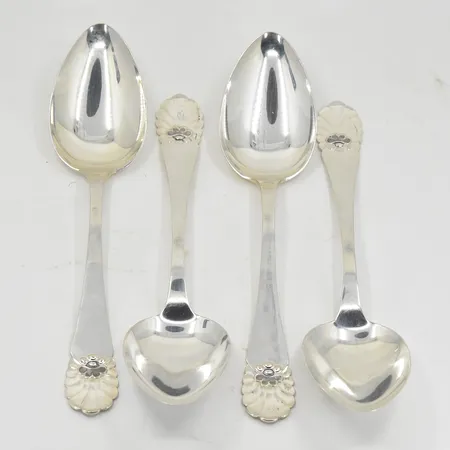 4 skedar snäckmodell MGAB, längd ca 20½cm, tillverkade I8/1959, monogram gravyr, silver. Vikt: 214,5 g