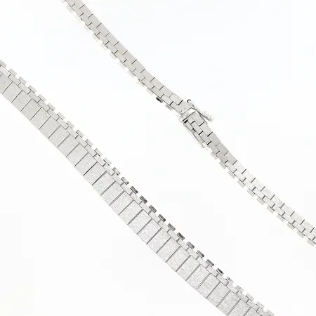 Collier vitguld längd 42cm, doserat bredd 4-8mm, 18K Vikt: 37,7 g
