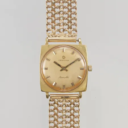 Herrur Certina New Art 18K 27x35mm manuell, länk i 18K längd ca 20,5cm bredd 18mm bruttovikt: 63,8g.