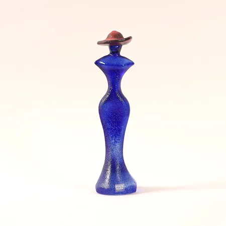 Figurin Kjell Engman "Catwalk", modell 7090764, glas, originalkartong,  smärre slitage.  Skickas med postpaket.