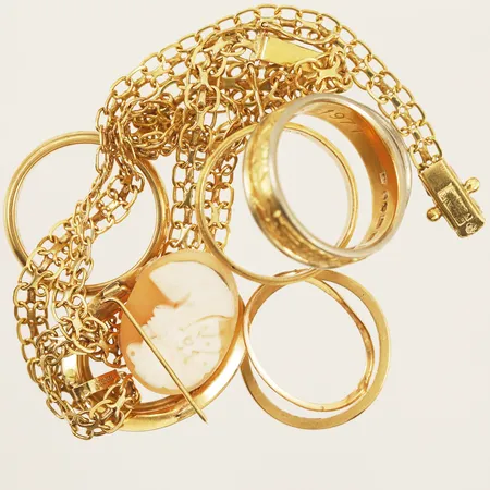 Diverse guld defekt gravyr 18K bruttovikt 37,0g Vikt: 37 g