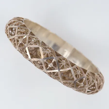 Armring genombruten dekor innermått ca 18,5cm Ø76,5mm bredd 15mm silver 925/1000 Vikt: 26,6 g