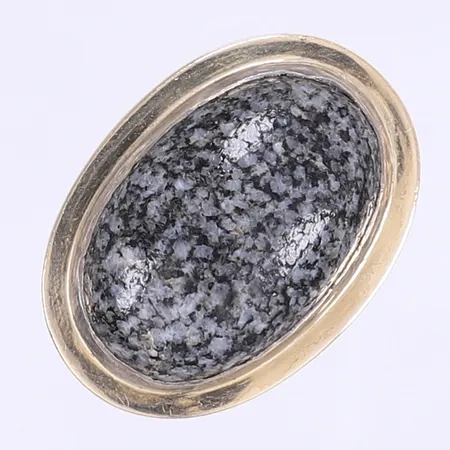 Ring Anders Högberg med granit stl:16½, bredd 8-36mm, Göteborg, storleksändrad, årsstämpel borttagen under storleksändring, silver 925/1000 Vikt: 26,1 g