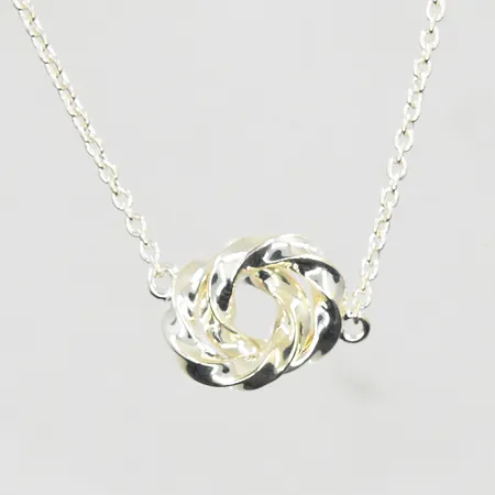 Collier med integrerat hänge Efva Attling, längd 41½-44½cm, etui, silver 925/1000. Vikt: 8,3 g