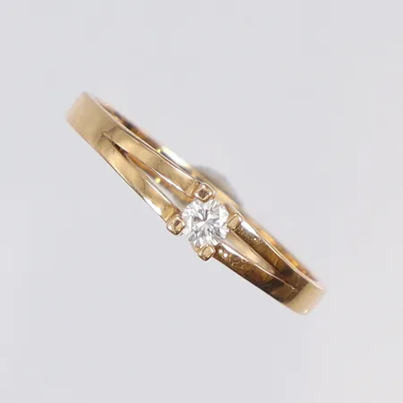 Ring med diamant 1x0,09ct, stl:17, bredd 2-4mm, GFAB, 18K Vikt: 1,9 g