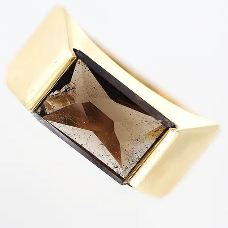 Klackring med brun sten stl:21, bredd 9mm, 18K Vikt: 5,3 g