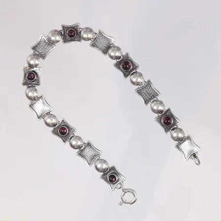 Armband med lila stenar, längd 18cm, bredd 6mm, silver 925/1000 Vikt: 10,8 g