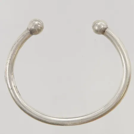 Armring öppen design ca 57x47mm bredd:5-8mm Guldform Hb, Uppsala 830/1000 Silver 33,9g.
