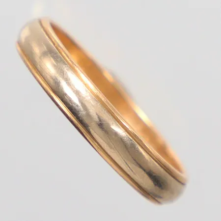 Ring tvåfärgad stl. 21, gravyr, 18K Vikt: 6,2 g