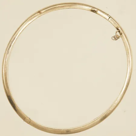 Armring öppningsbar innermått 18cm 16,5x6cm bredd 5,3mm GHA, säkerhetskedja defekt 925/1000 silver Vikt: 8,1 g