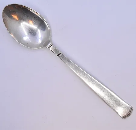 6 skedar modell Thema längd 18 cm, silver 830/1000. Vikt: 256,8 g