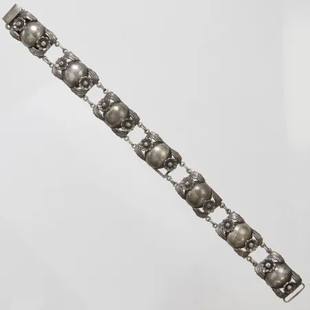 Armband med blomsterdekor, längd 20,5cm, 14mm, år 1954, 925/1000 silver, 29,9g Vikt: 29,9 g
