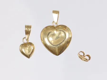 Diverse guld, defekt, 18K Vikt: 0,8 g