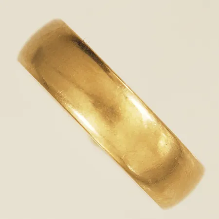 Ring stl:17¾ bredd 5,6mm gravyr 18K Vikt: 7,8 g