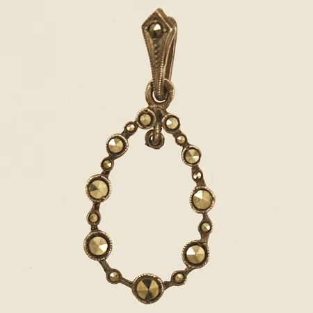Hänge med markasiter längd 34mm bredd 14,8mm 830/1000 silver  Vikt: 2,2 g