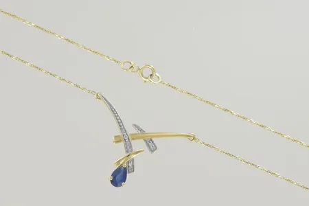 Halskedja med diamanter/safir längd 44 cm 18K  Vikt: 2,6 g