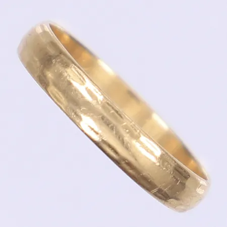 Ring slät stl: 18¼ bredd 4mm gravyr 18K Vikt: 2,5 g