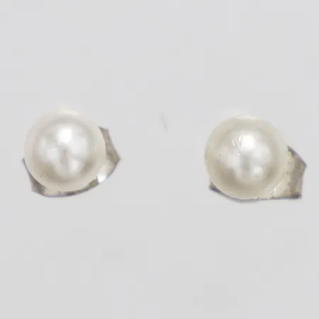 Ett par örhängen plastpärlor längd ca Ø4mm, 830/1000 silver Vikt: 0,4 g