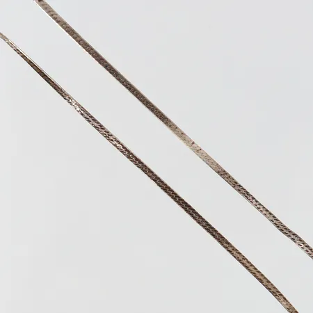Collier stelt längd 43cm bredd 1,8mm Slitage Silver 925/1000.  Vikt: 2,6 g