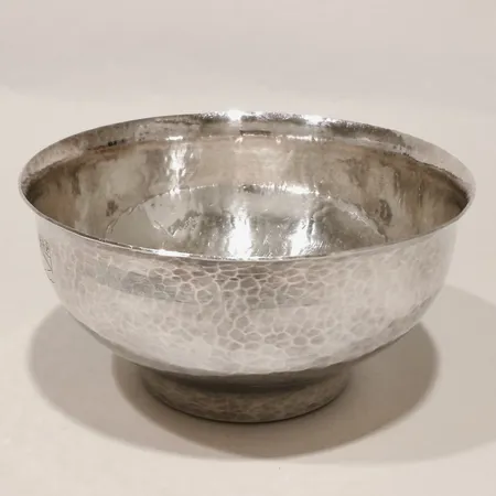 Skål hamrad höjd 5cm bredd 12,2cm gravyr Borgila år 1993 925/1000 silver Vikt: 218,8 g