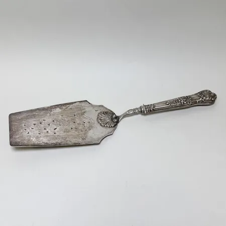 Uppläggningsbestick 28cm defekt handtag, 830/1000 Silver 98,1g.