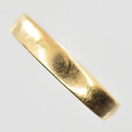 Ring stl:16½ bredd 3mm, gravyr, 18K. Vikt: 4 g