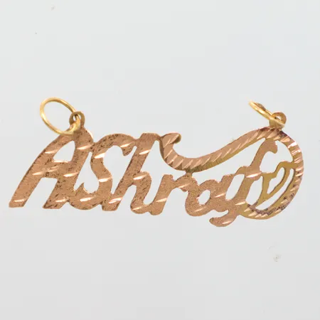 Hänge längd 28mm, bredd 4cm, namn, 14K Vikt: 1,3 g