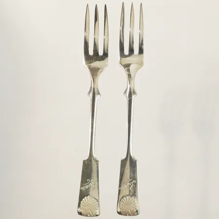 2 förrättsgafflar 11,5cm gravyr 830/1000 silver Vikt: 22,1 g