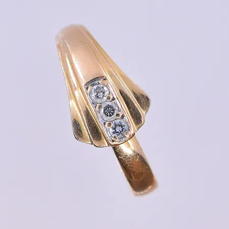 Ring med vita stenar stl:17¾ 18K 5,4g Vikt: 5,4 g
