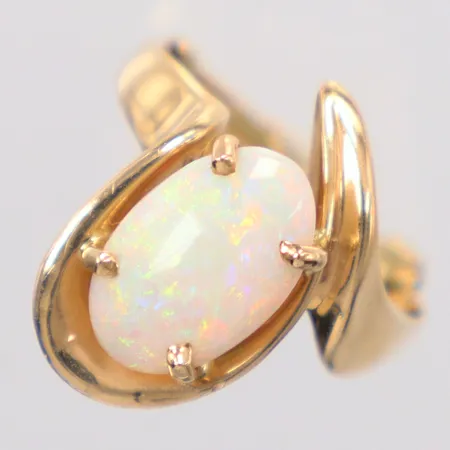 Ring stl. 17½ opal, justerbar, något skev i skenan, 14K Vikt: 5,8 g