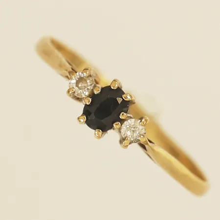Ring med stenar stl:17, bredd 4,7mm skev 9K Vikt: 1 g