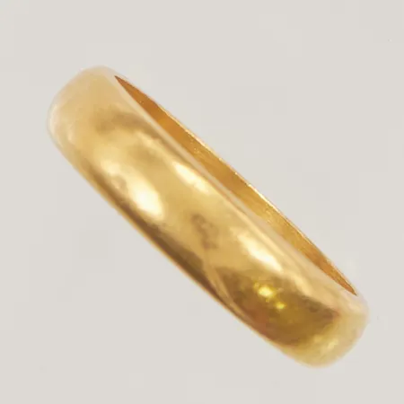 Ring stl:18¾ bredd 5mm gravyr 23K 8,7g.